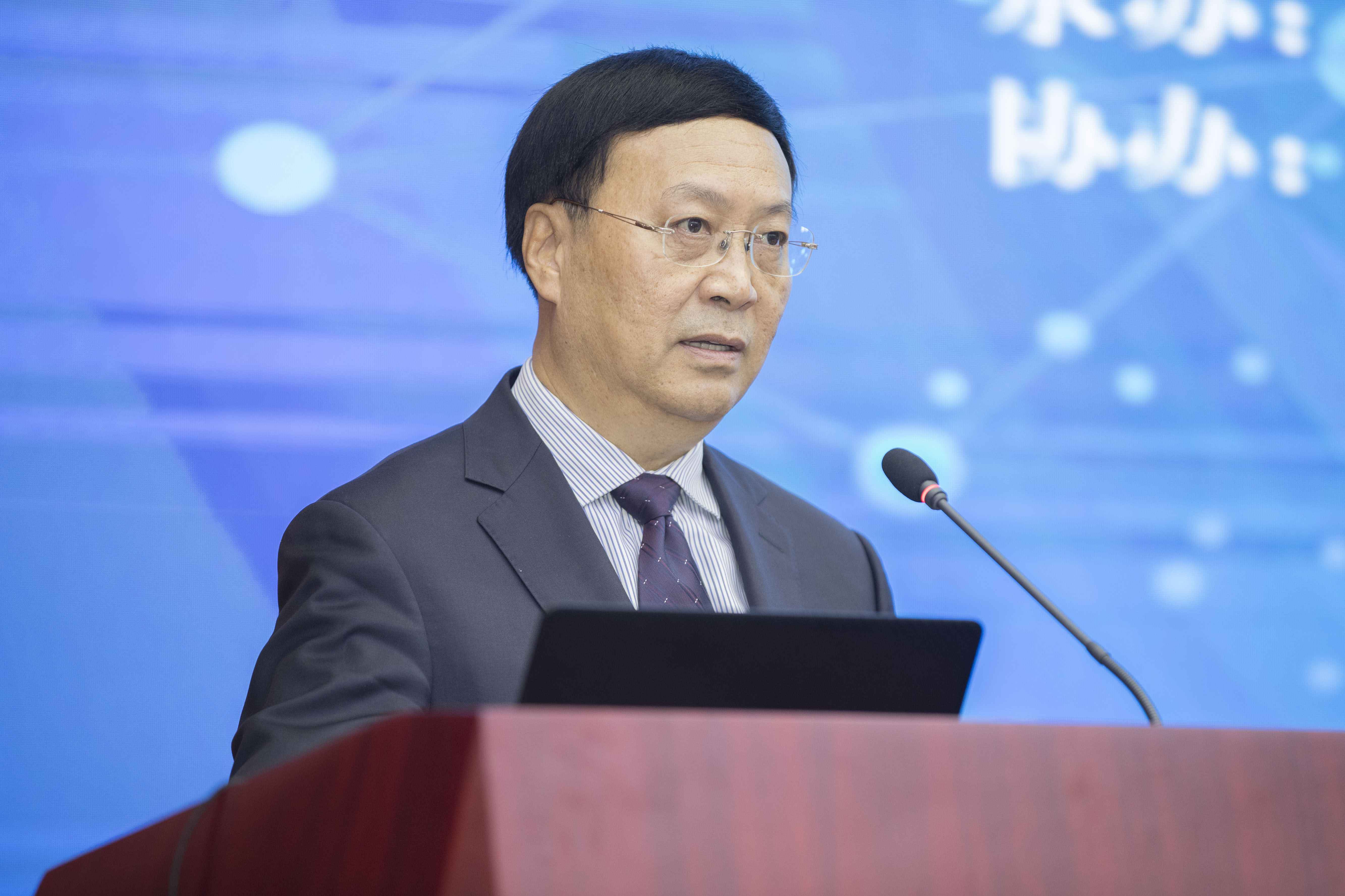 探索构建人类命运共同体法治道路